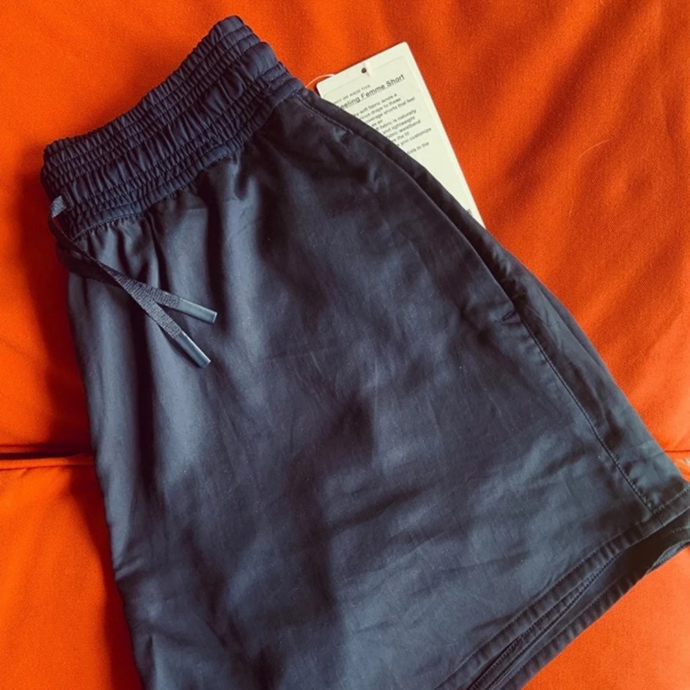 Lululemon Feeling Femme 6” Short